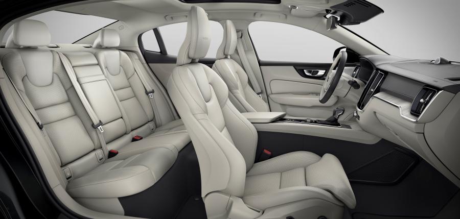 Интерьер Volvo S60 T6 Inscription 2018 года  (WW) (фото 27 из 65)